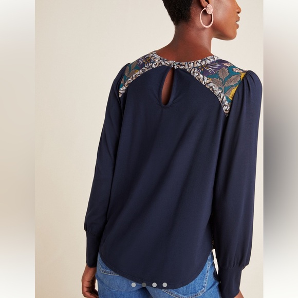 Tiny at Anthropologie beautiful blouse in navy with floral print. Size xl. - Picture 4 of 10